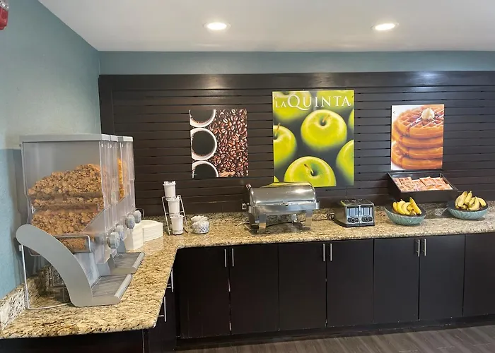La Quinta By Wyndham O\'Fallon, Il - St. Louis